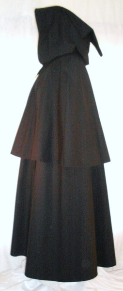 Highwayman Cape by White Pavilion,side view. This double cape is ideal for medieval, Renaissance, colonial, Victorian, Goth and Steampunk costume, and Revolutionary War and French and Indian War reenactors.
